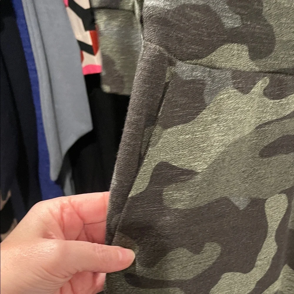 Express camo drawstring jumpsuit - Picture 3 of 3